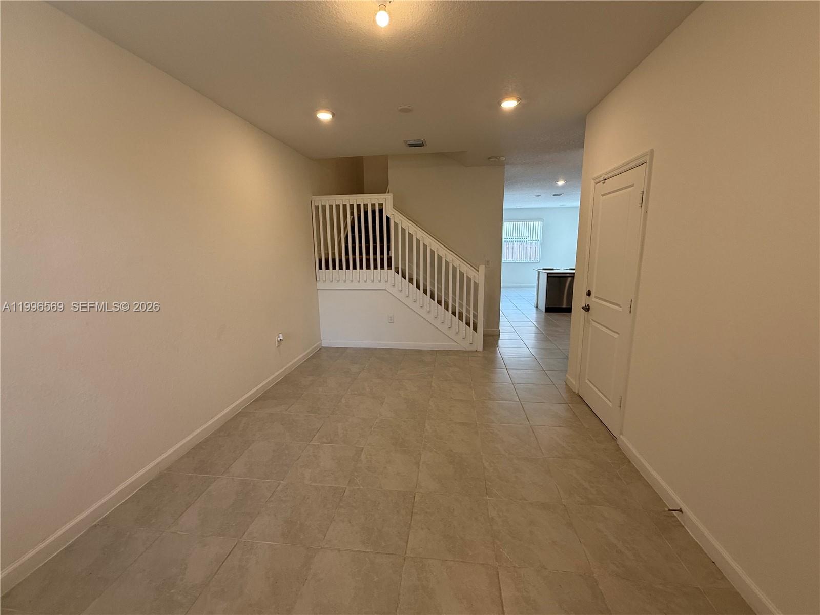 GOLF PARK SEC 1 - Residential Lease