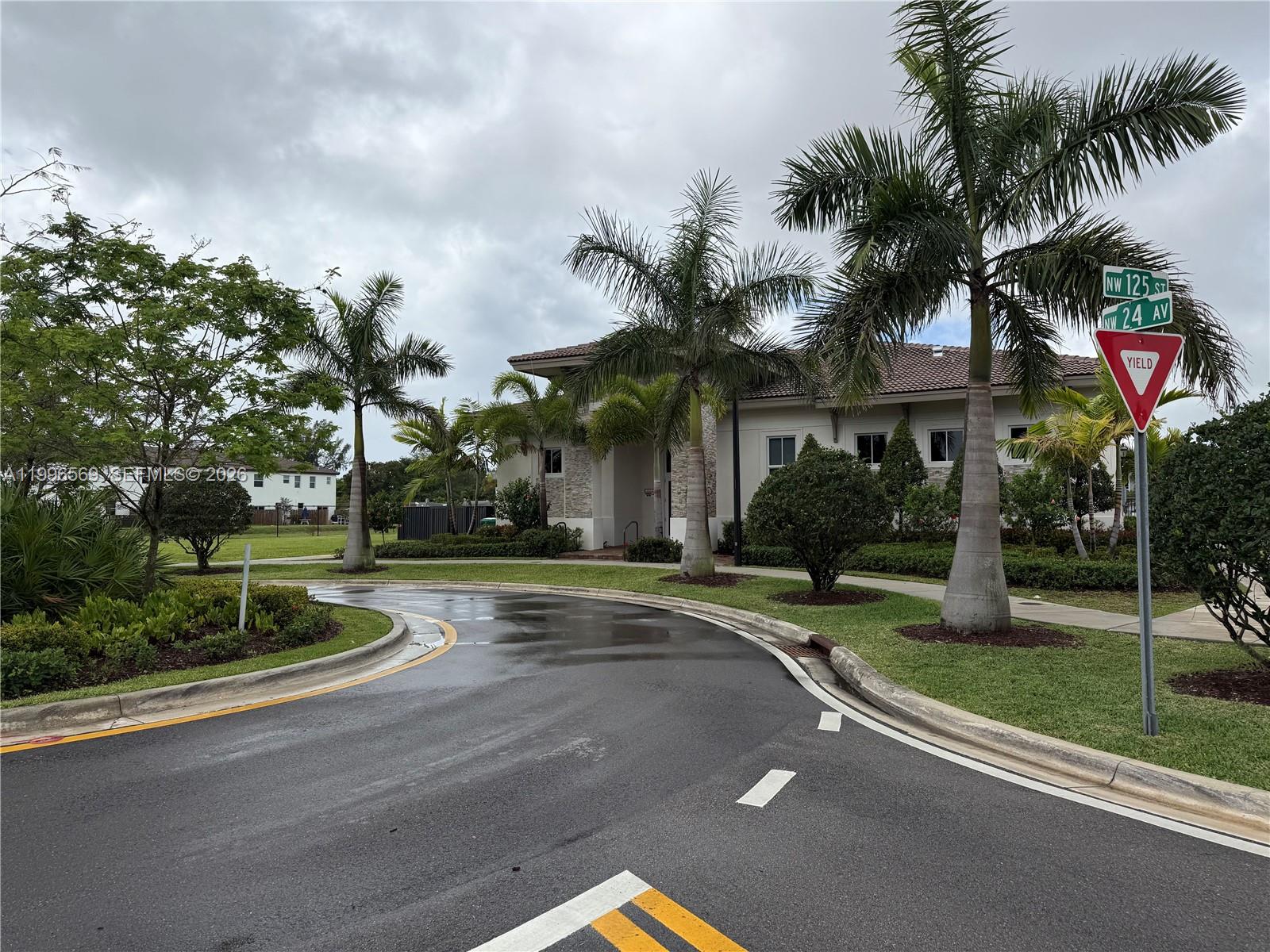 GOLF PARK SEC 1 - Residential Lease