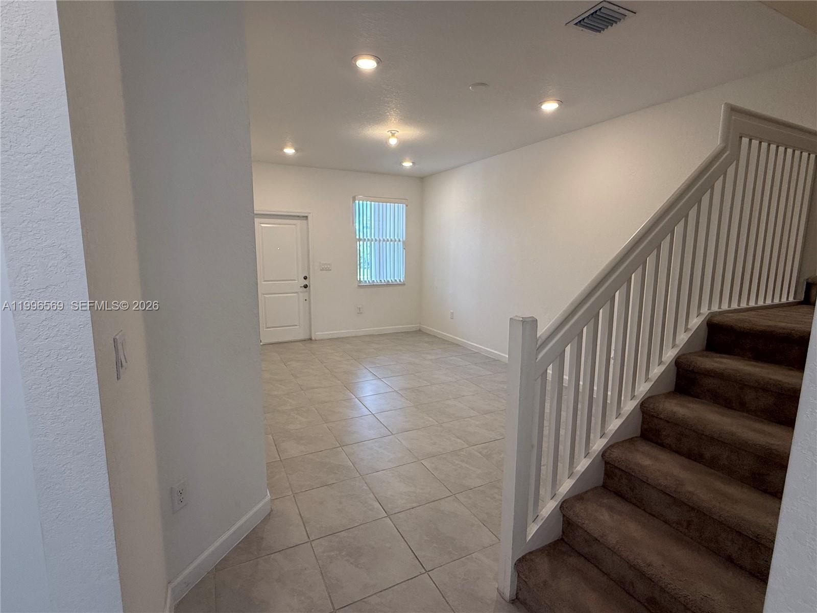 GOLF PARK SEC 1 - Residential Lease