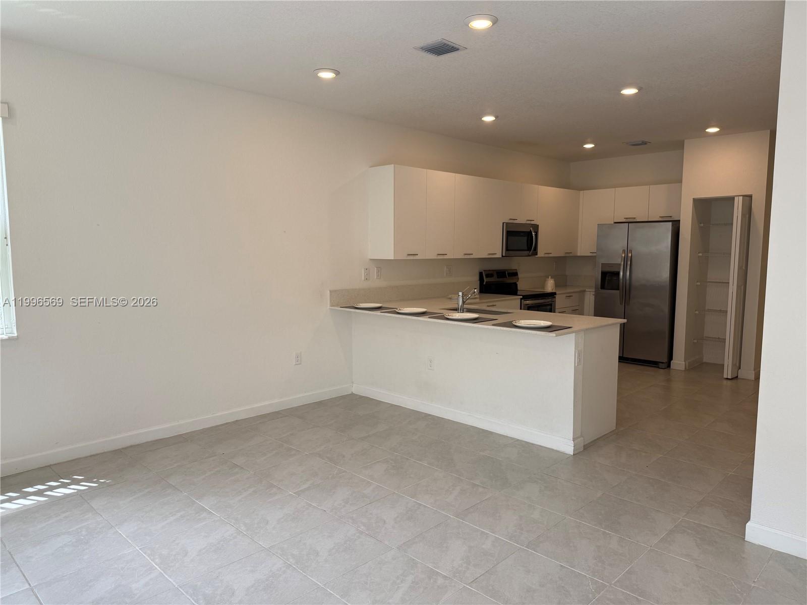 GOLF PARK SEC 1 - Residential Lease