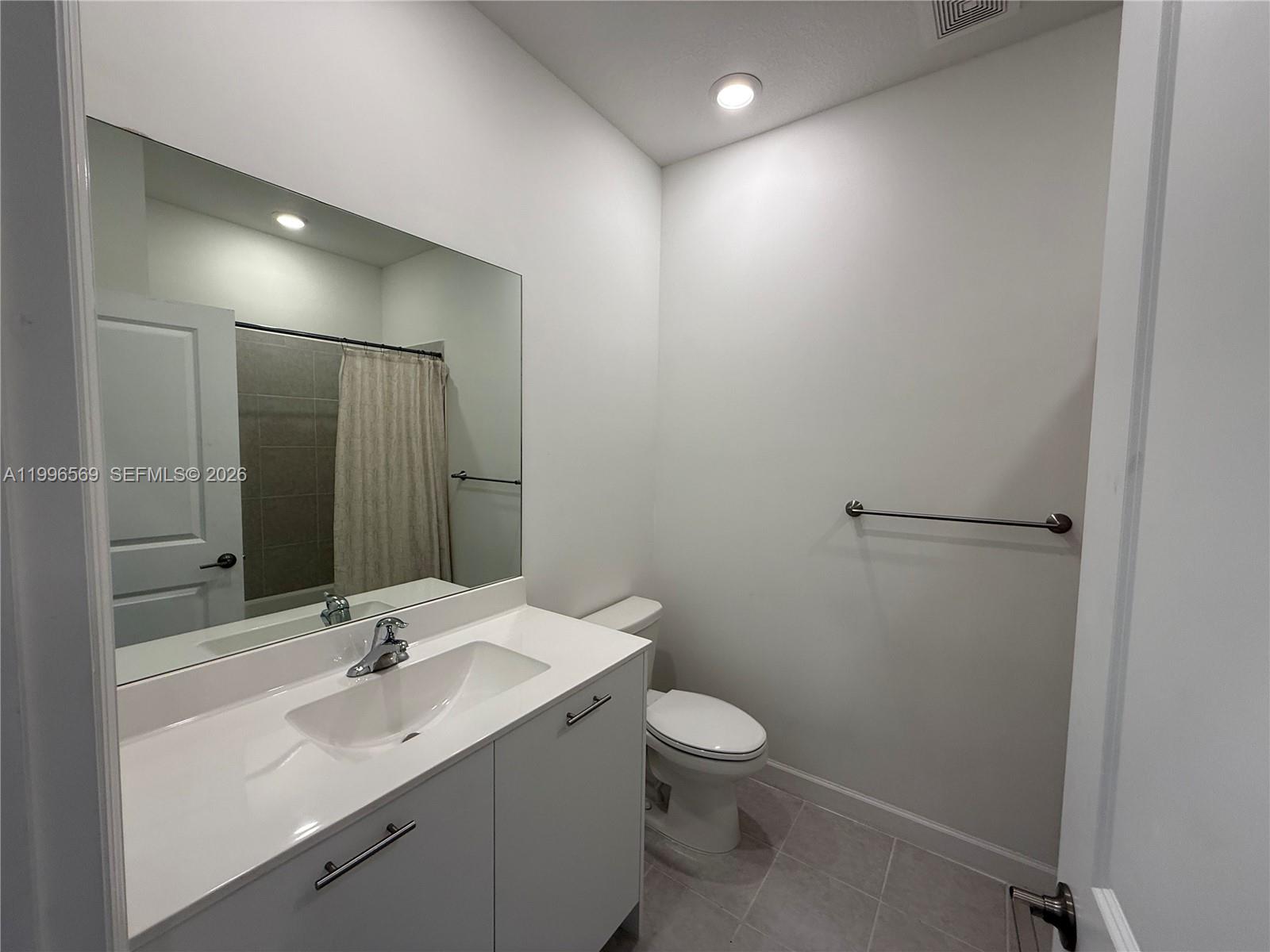 GOLF PARK SEC 1 - Residential Lease