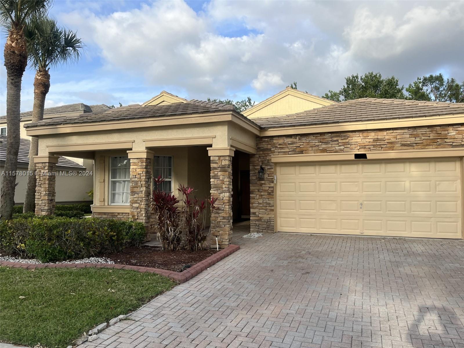 Property for Sale at 5822 Saddle Trail Ln Ln, Wellington, Palm Beach County, Florida - Bedrooms: 3 
Bathrooms: 2  - $649,000