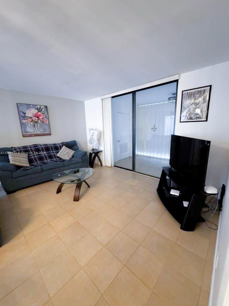 32 OF PALM SPRINGS 3 COND - Residential Lease