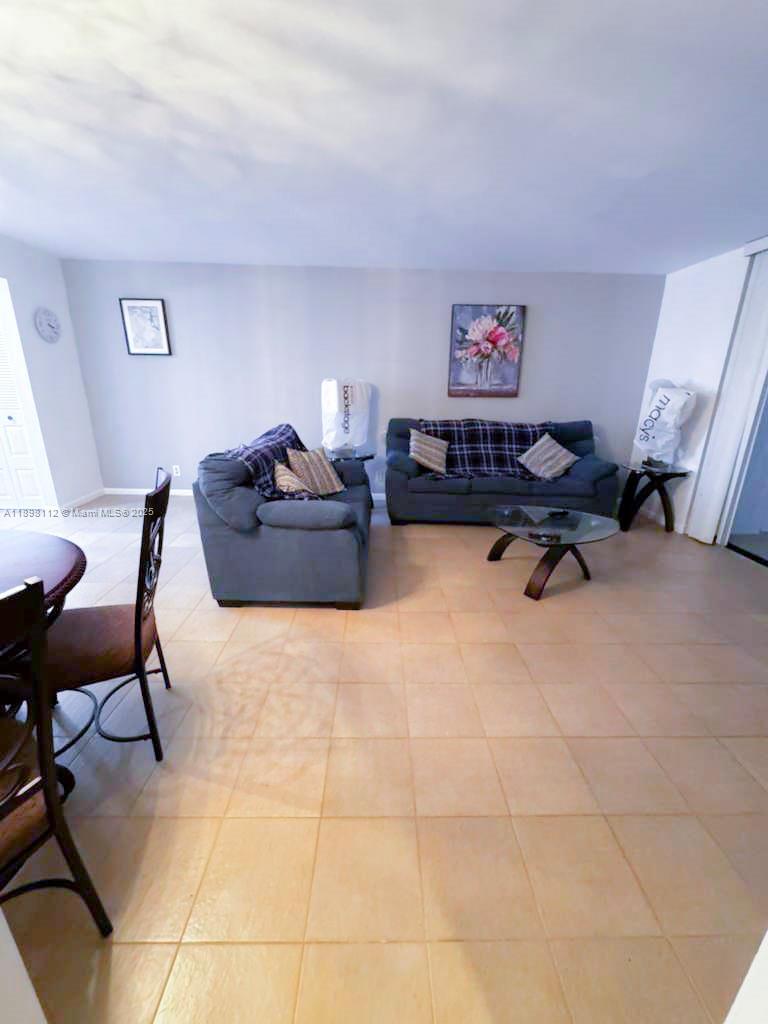 32 OF PALM SPRINGS 3 COND - Residential Lease