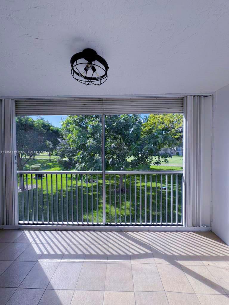 32 OF PALM SPRINGS 3 COND - Residential Lease