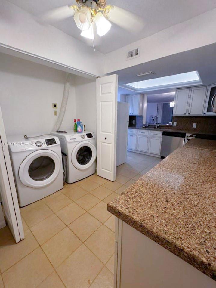 32 OF PALM SPRINGS 3 COND - Residential Lease