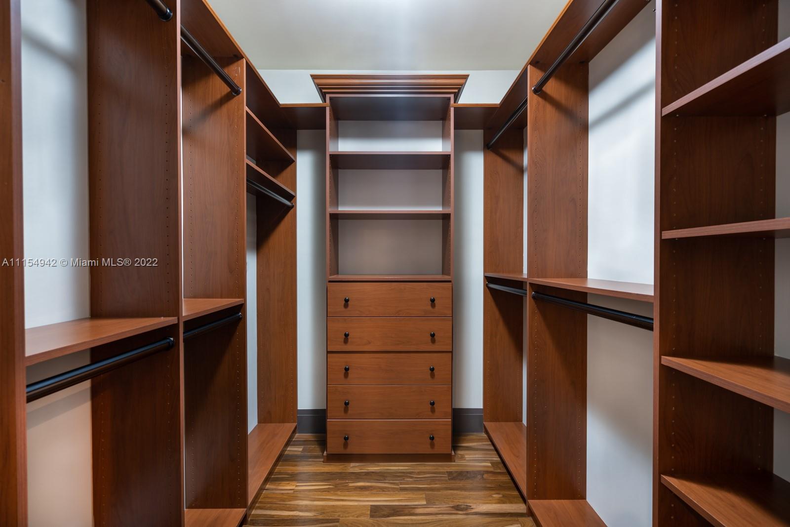 STILWELL ISLES - Residential