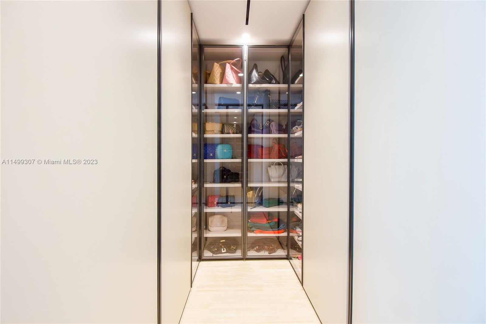 SURF CLUB CONDO - Residential