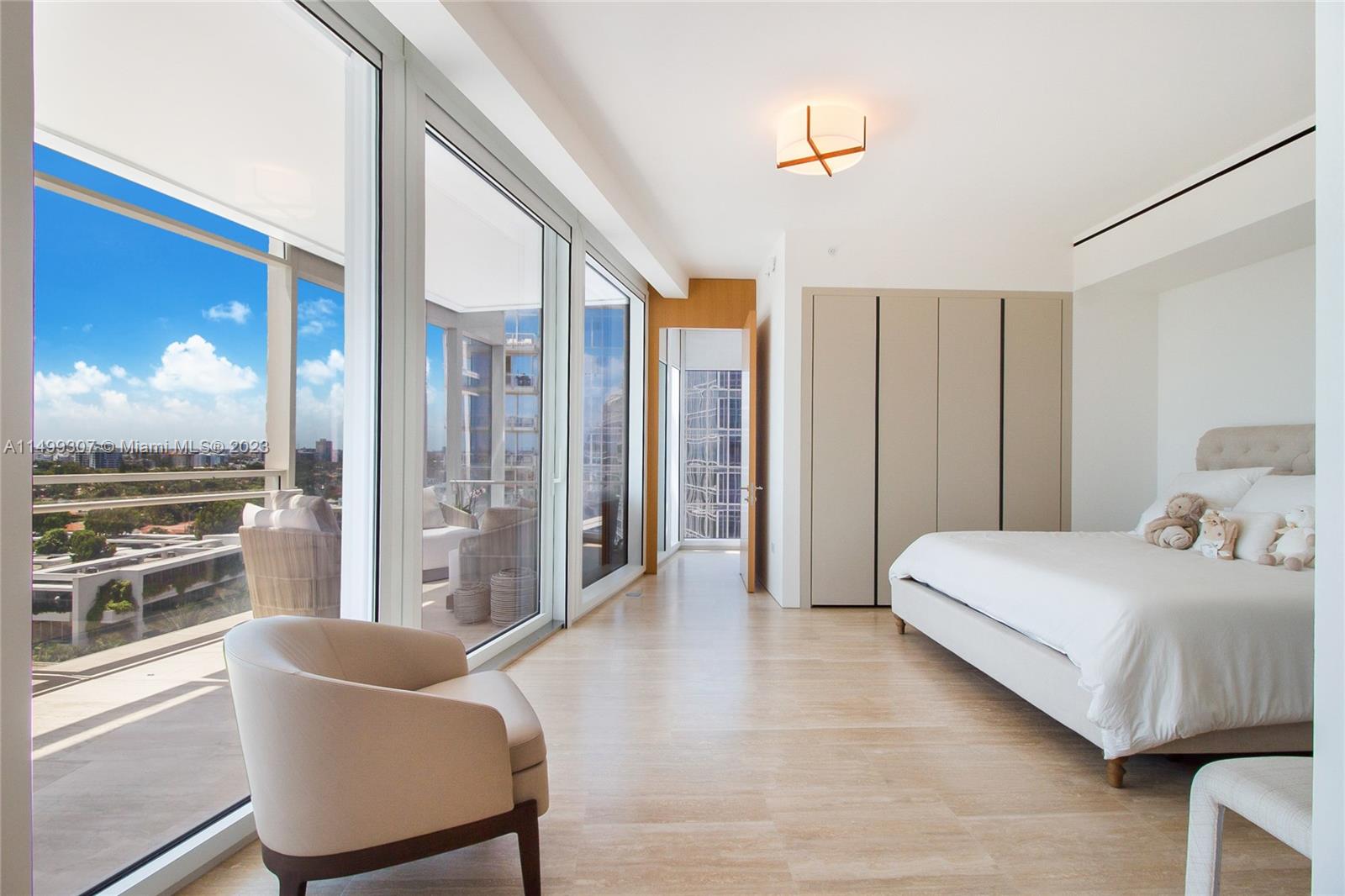 SURF CLUB CONDO - Residential