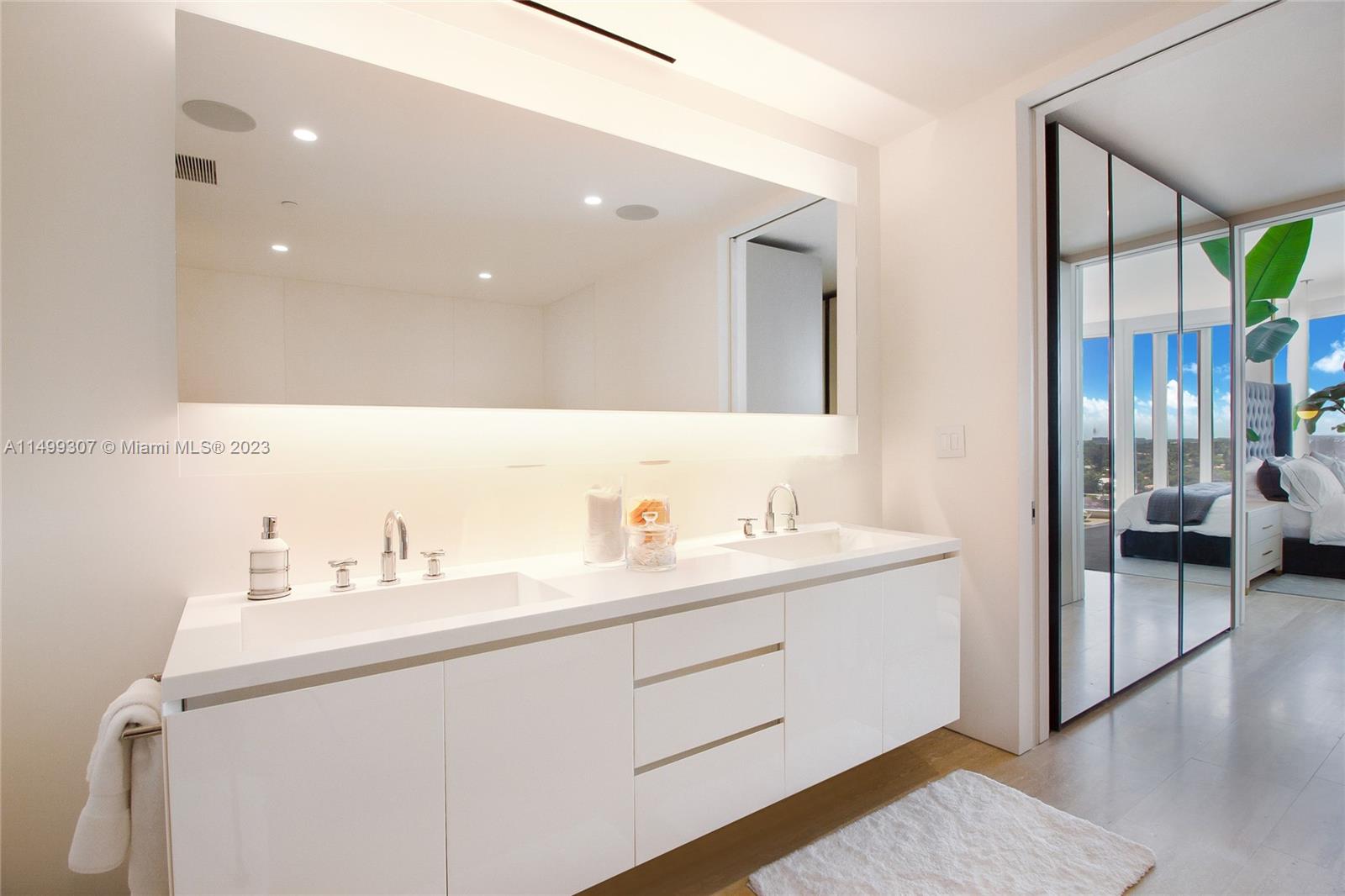 SURF CLUB CONDO - Residential