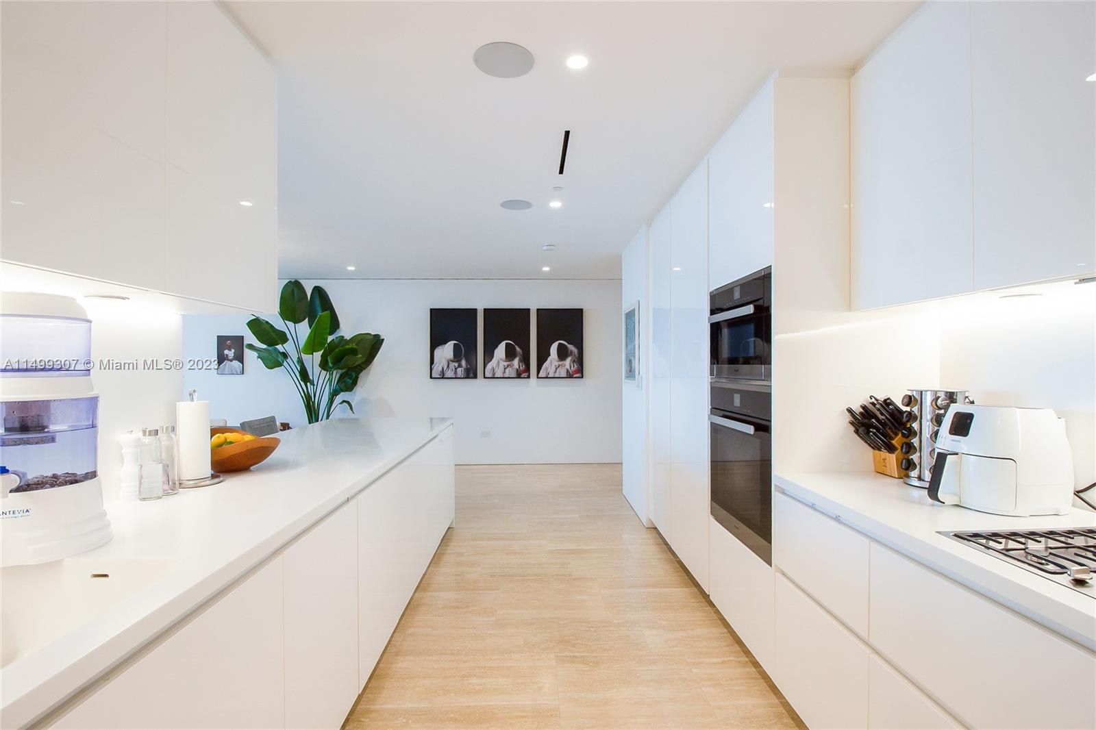 SURF CLUB CONDO - Residential