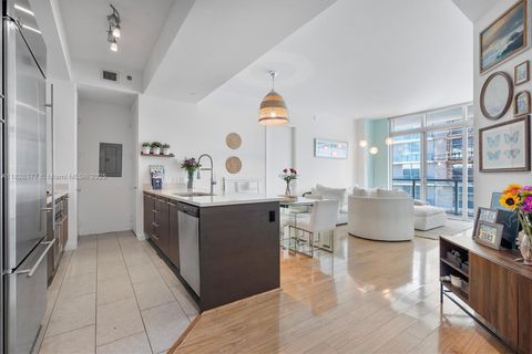 55 SE 6th St 4305 Miami FL 33131