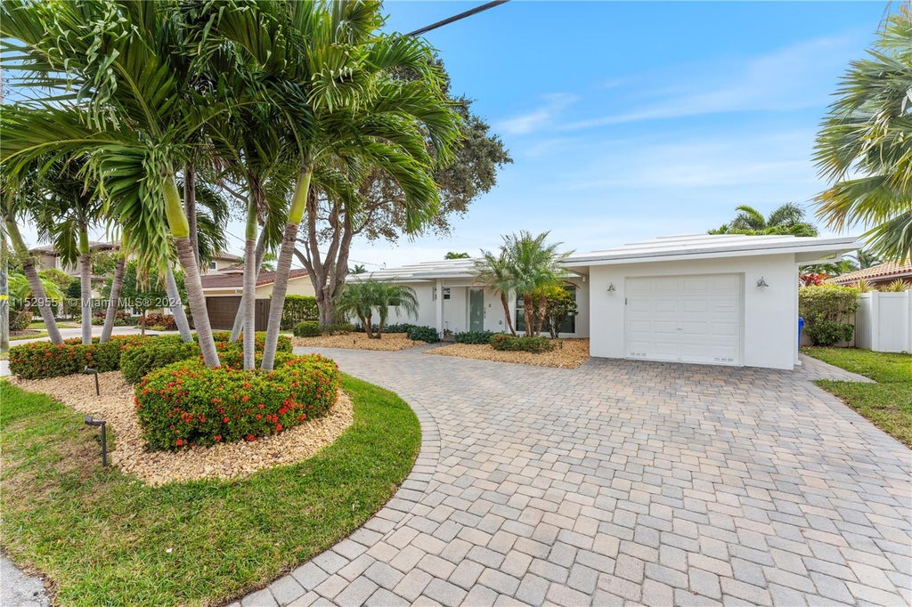 Photo of 2448 SE 9th St, Pompano Beach, FL 33062 (MLS # A11529551)