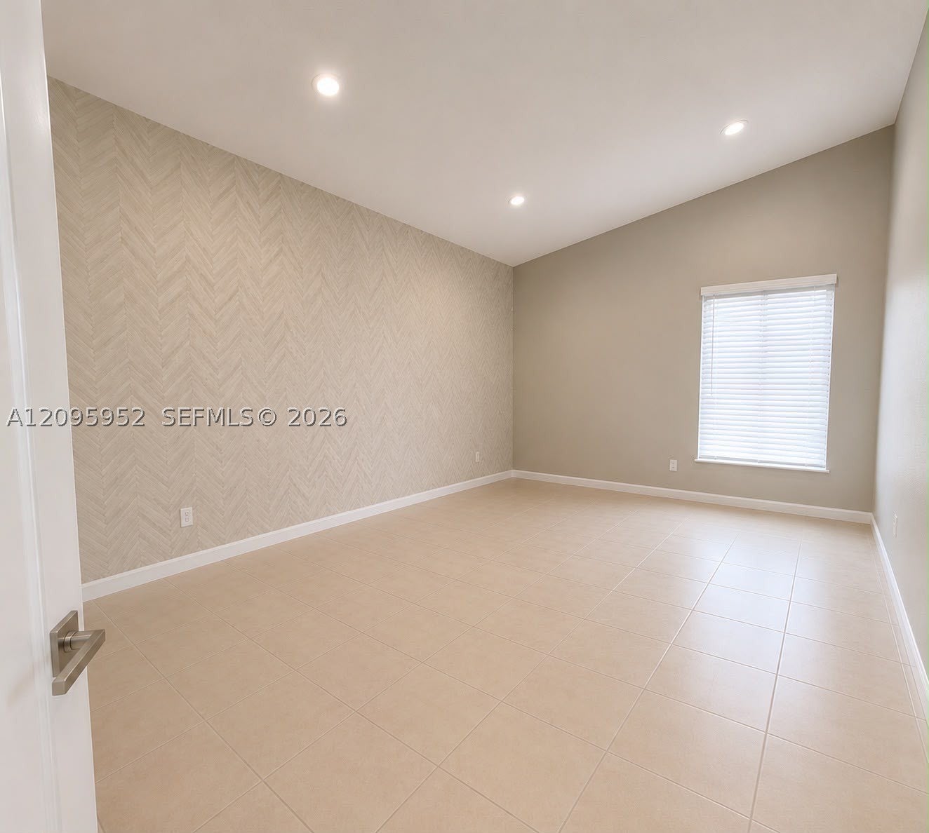 7466 NW 34th St