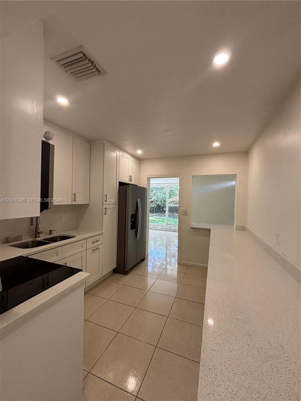 Photo of 822 Avenida Hermosa, West Palm Beach, FL 33405 (MLS # A12011325)