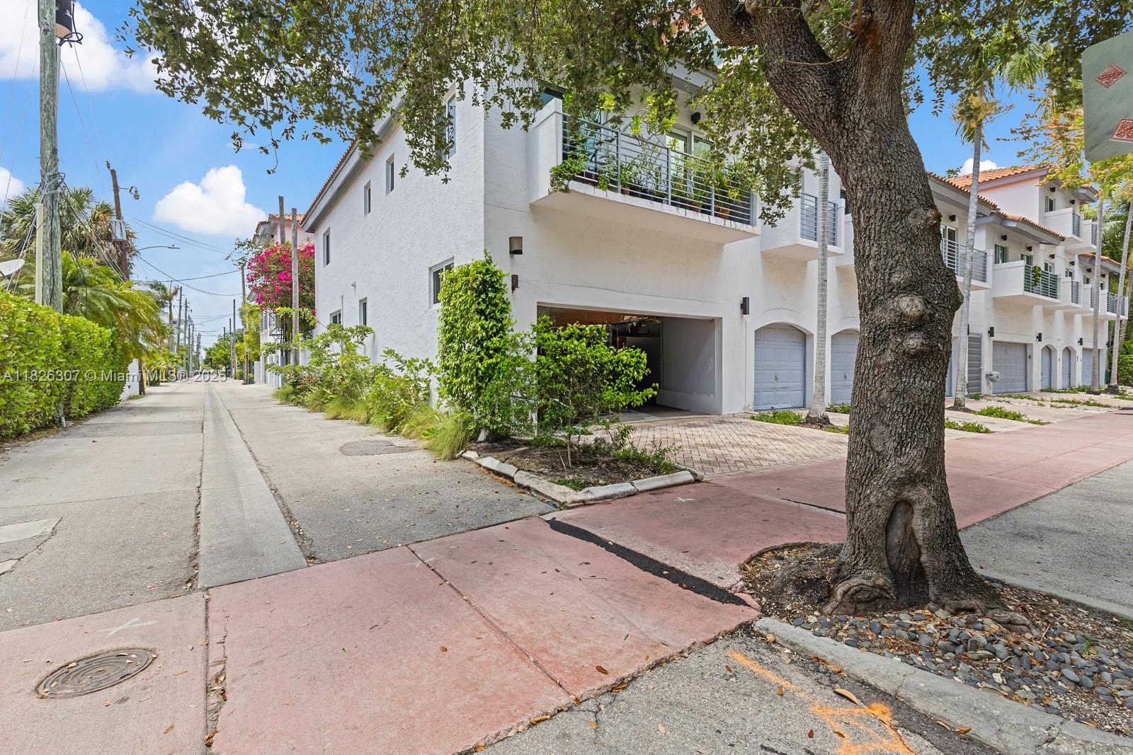 208 JEFFERSON AVENUE 112