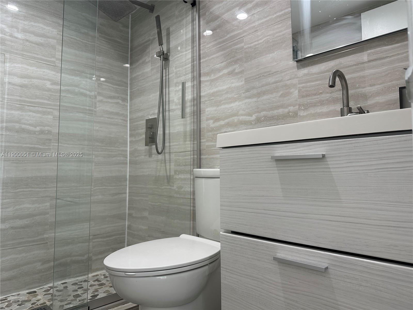 APOLLO CONDO - Residential Lease