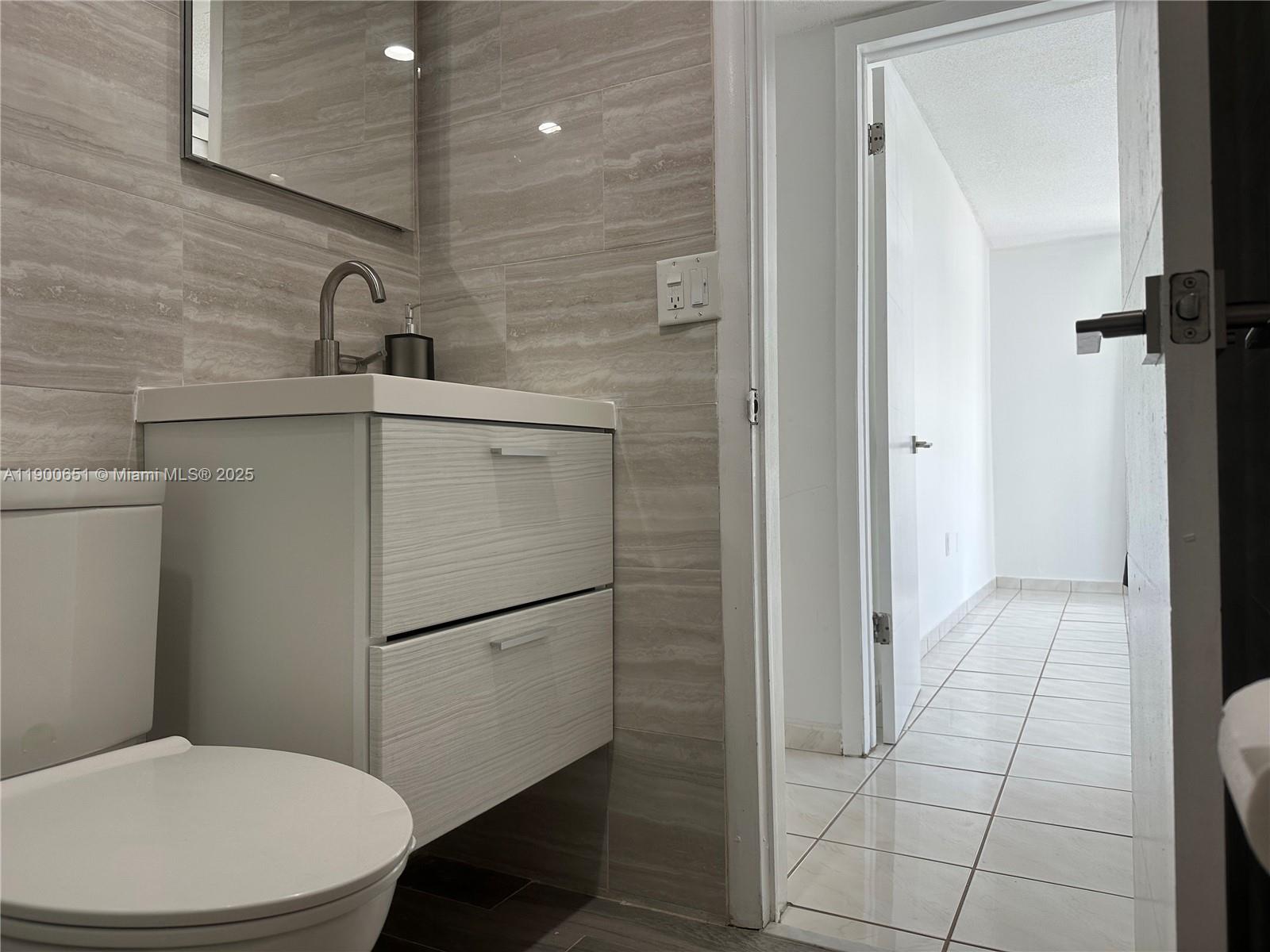 APOLLO CONDO - Residential Lease