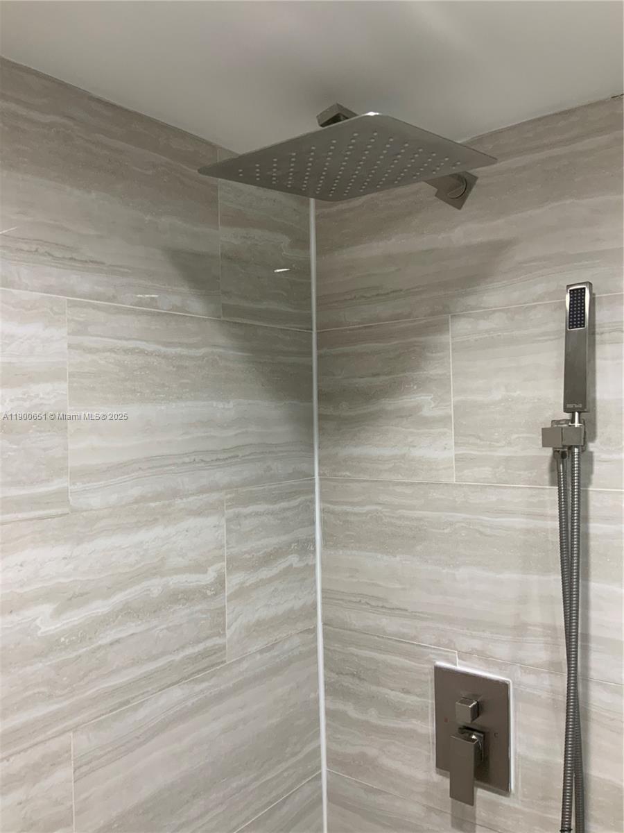 APOLLO CONDO - Residential Lease