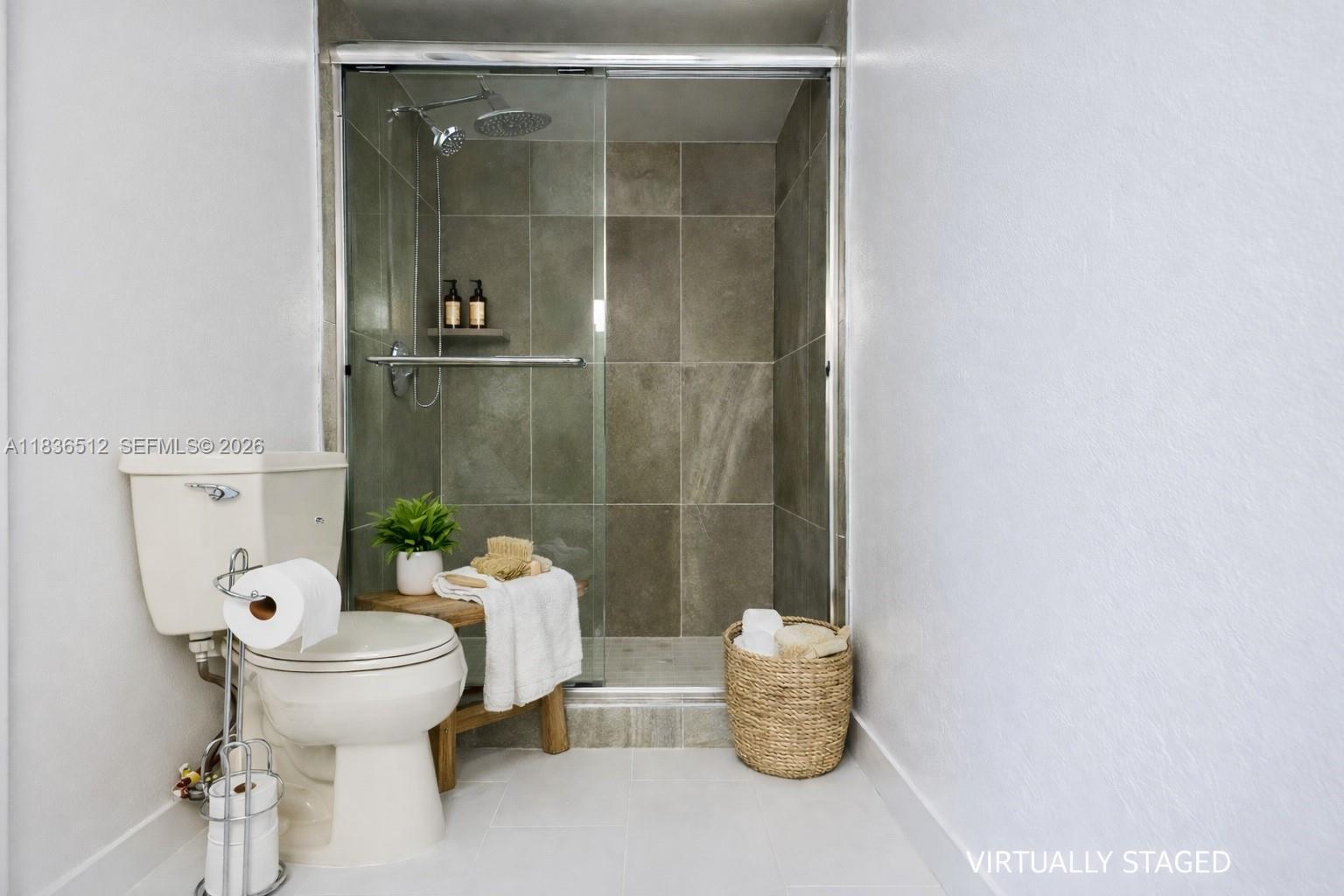 SUMMIT CONDO - Residential