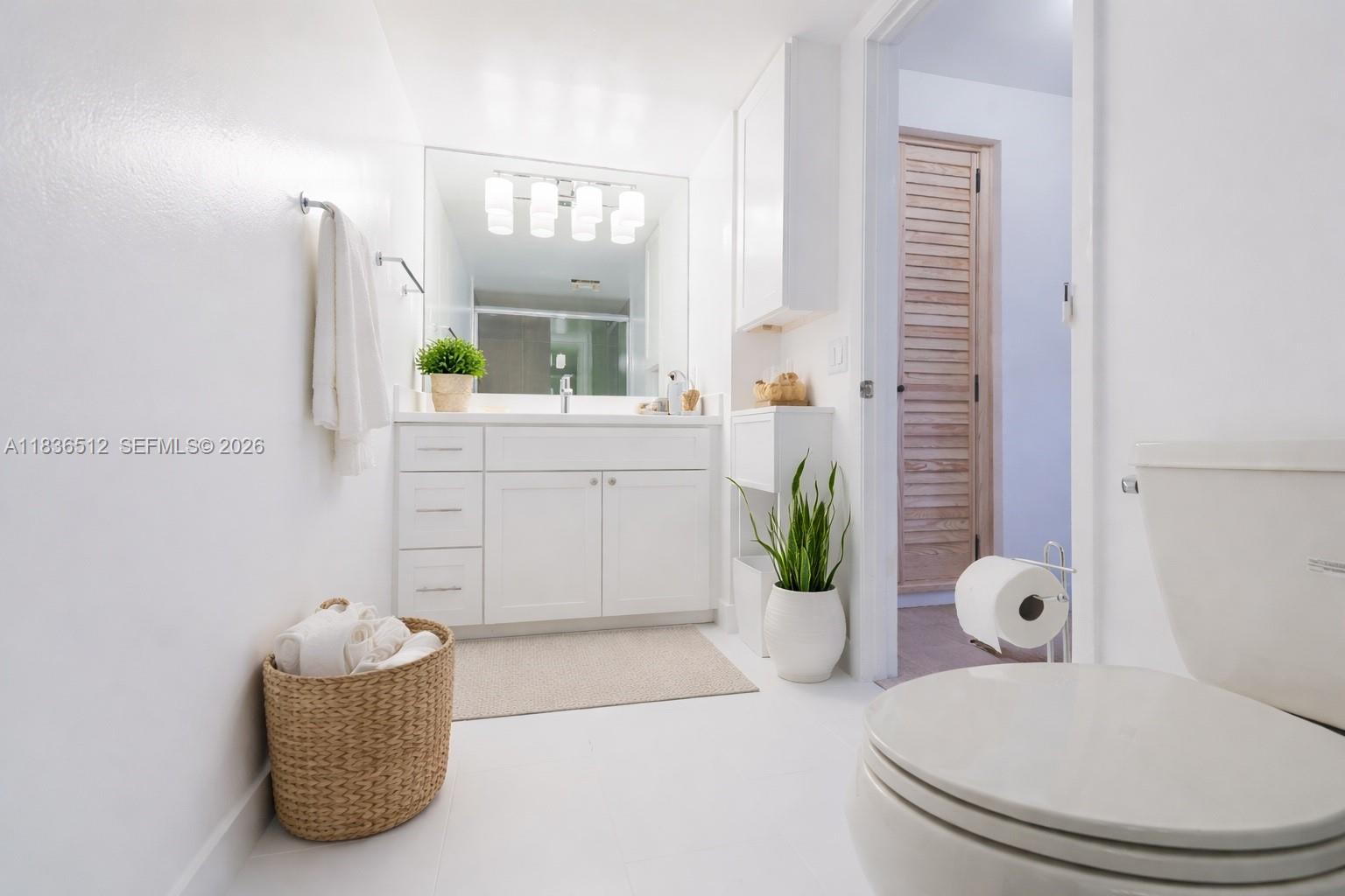 SUMMIT CONDO - Residential