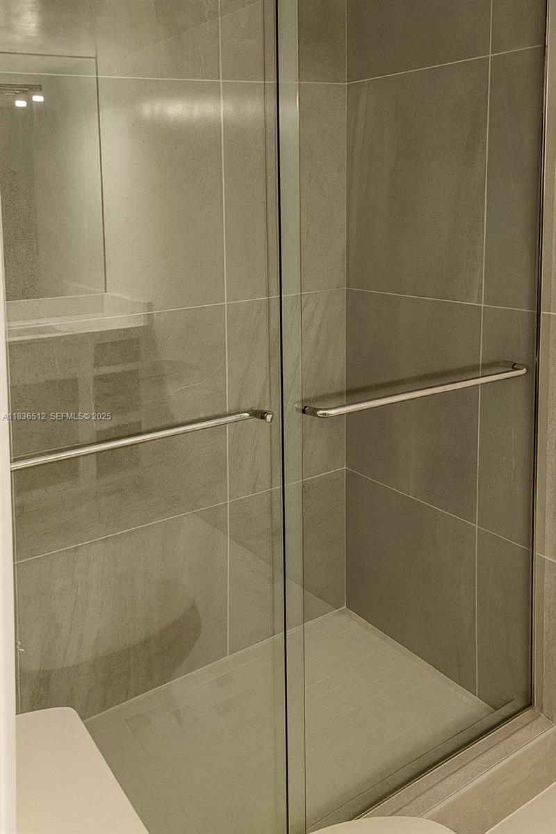 SUMMIT CONDO - Residential