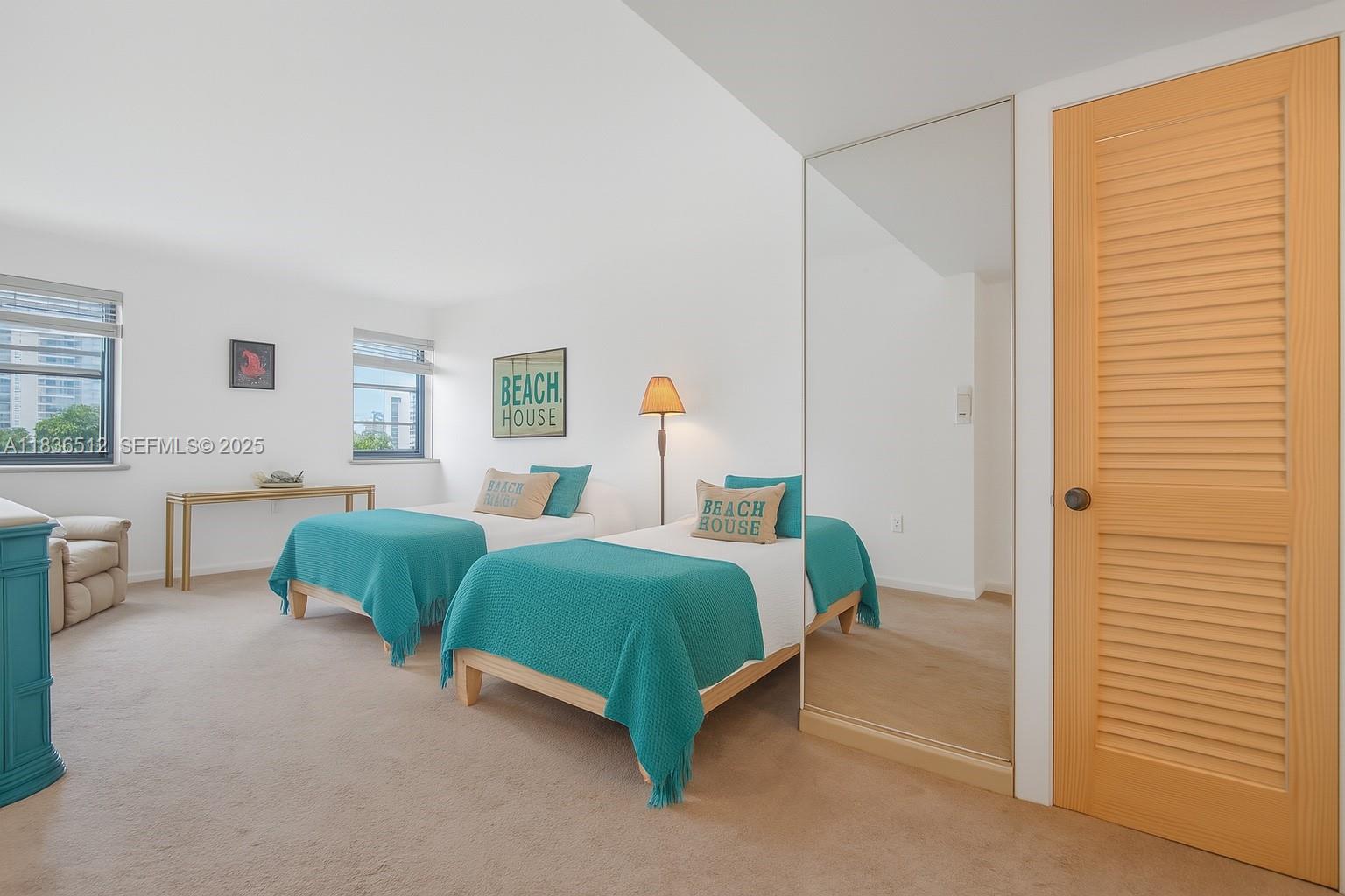 SUMMIT CONDO - Residential