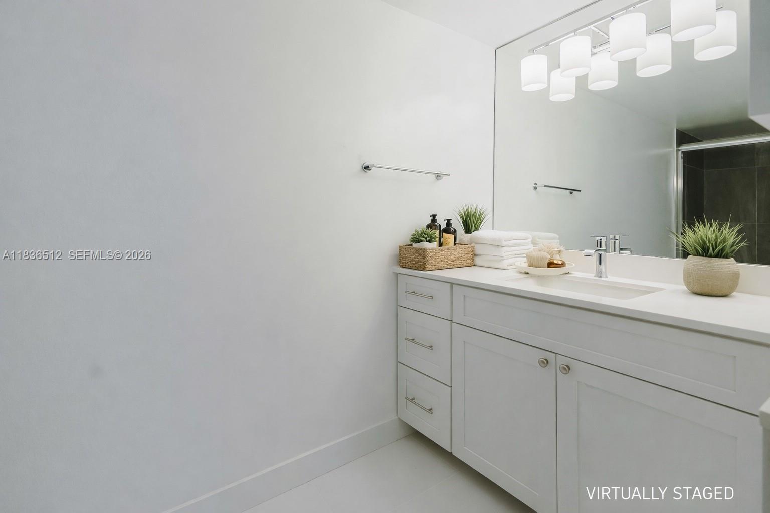 SUMMIT CONDO - Residential