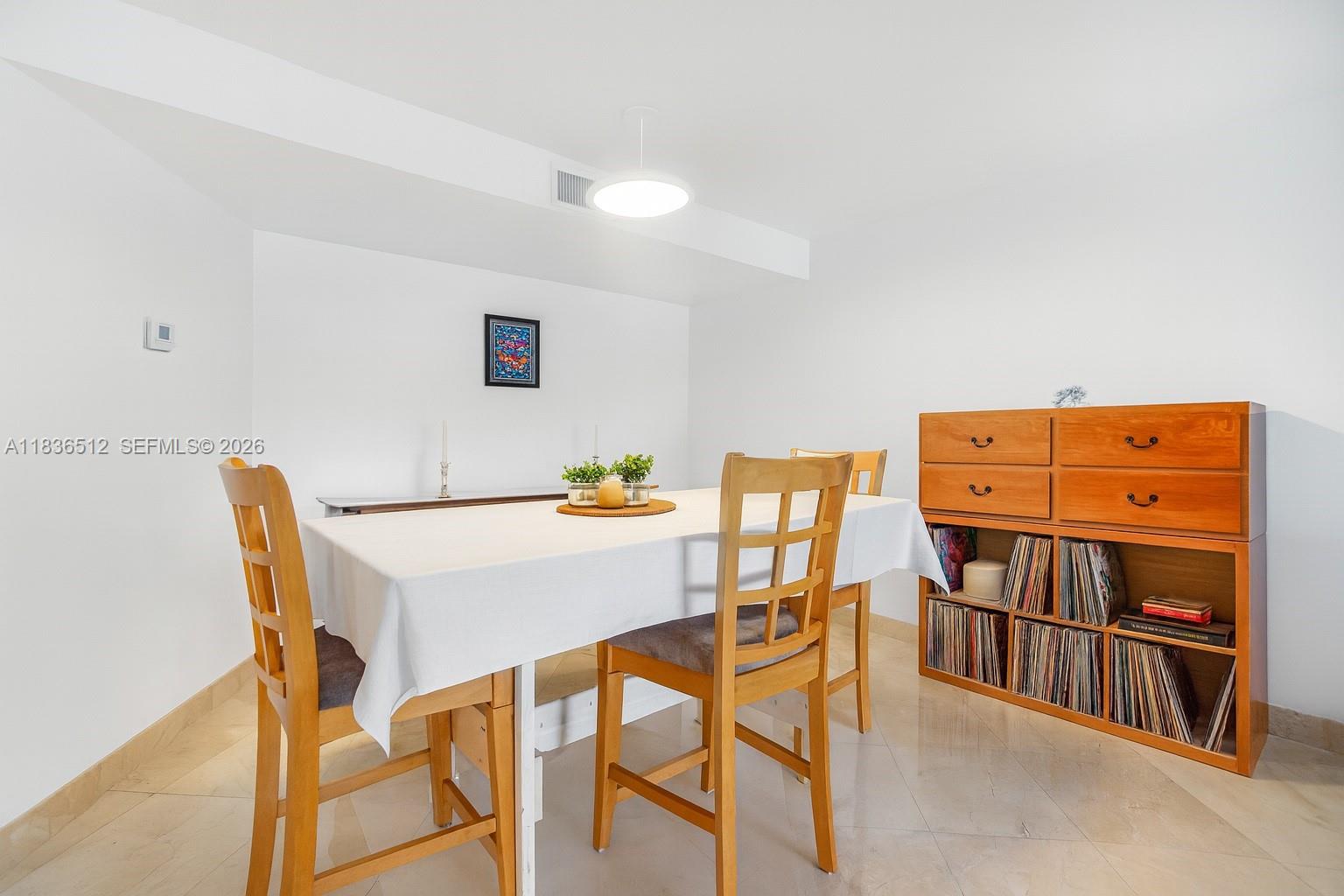 SUMMIT CONDO - Residential