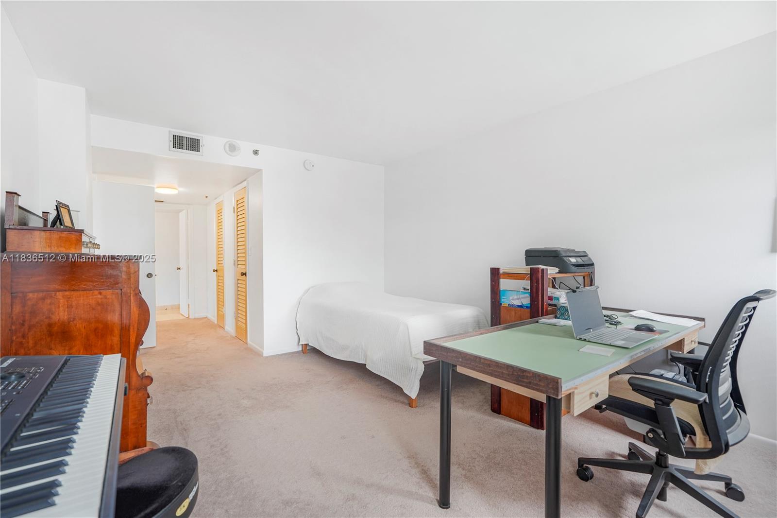 SUMMIT CONDO - Residential