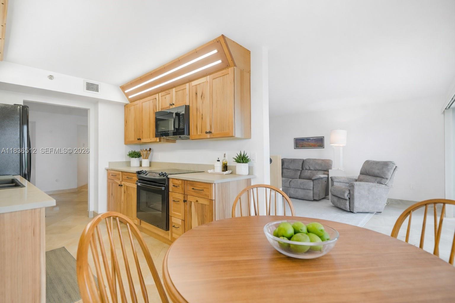 SUMMIT CONDO - Residential