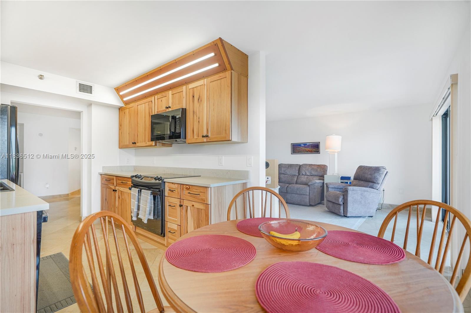 SUMMIT CONDO - Residential