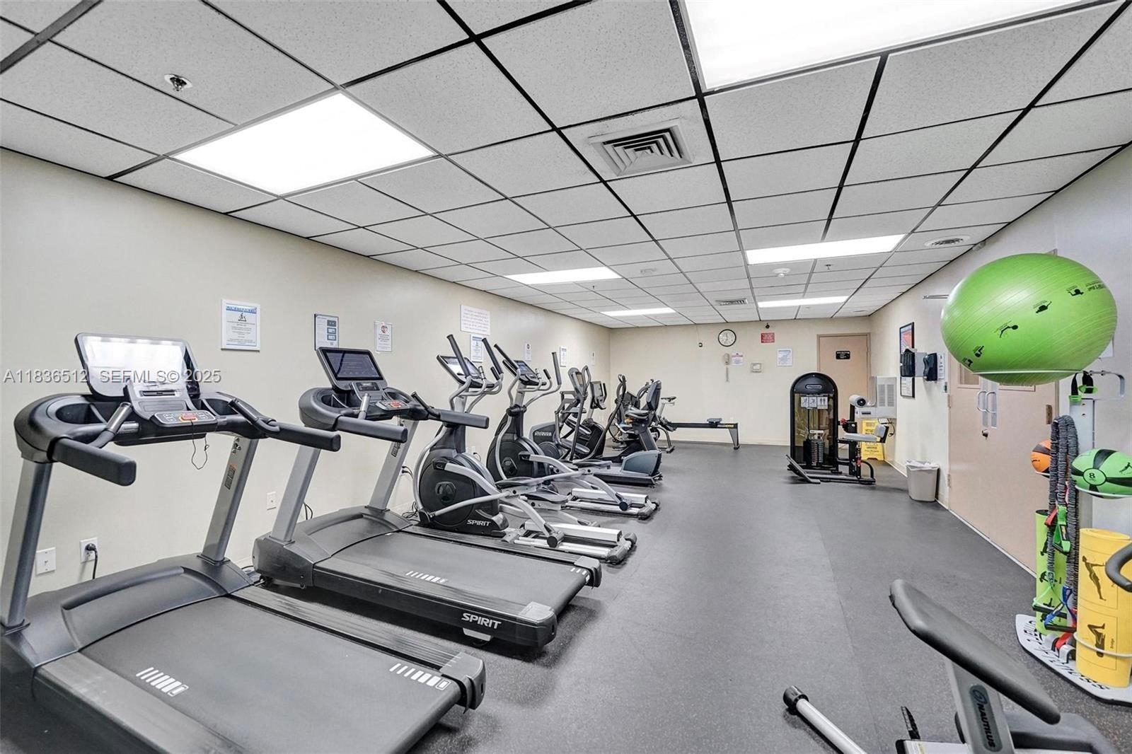 SUMMIT CONDO - Residential