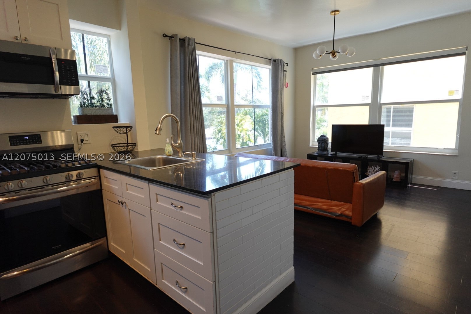 1320 Drexel Ave 200