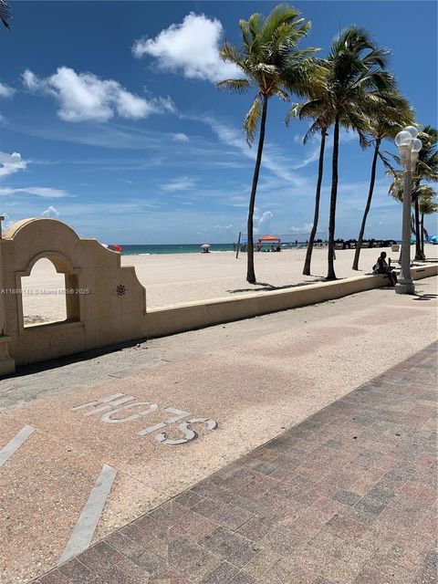 Photo of 322 Taylor St #2D, Hollywood, FL 33019 (MLS # A11889148)