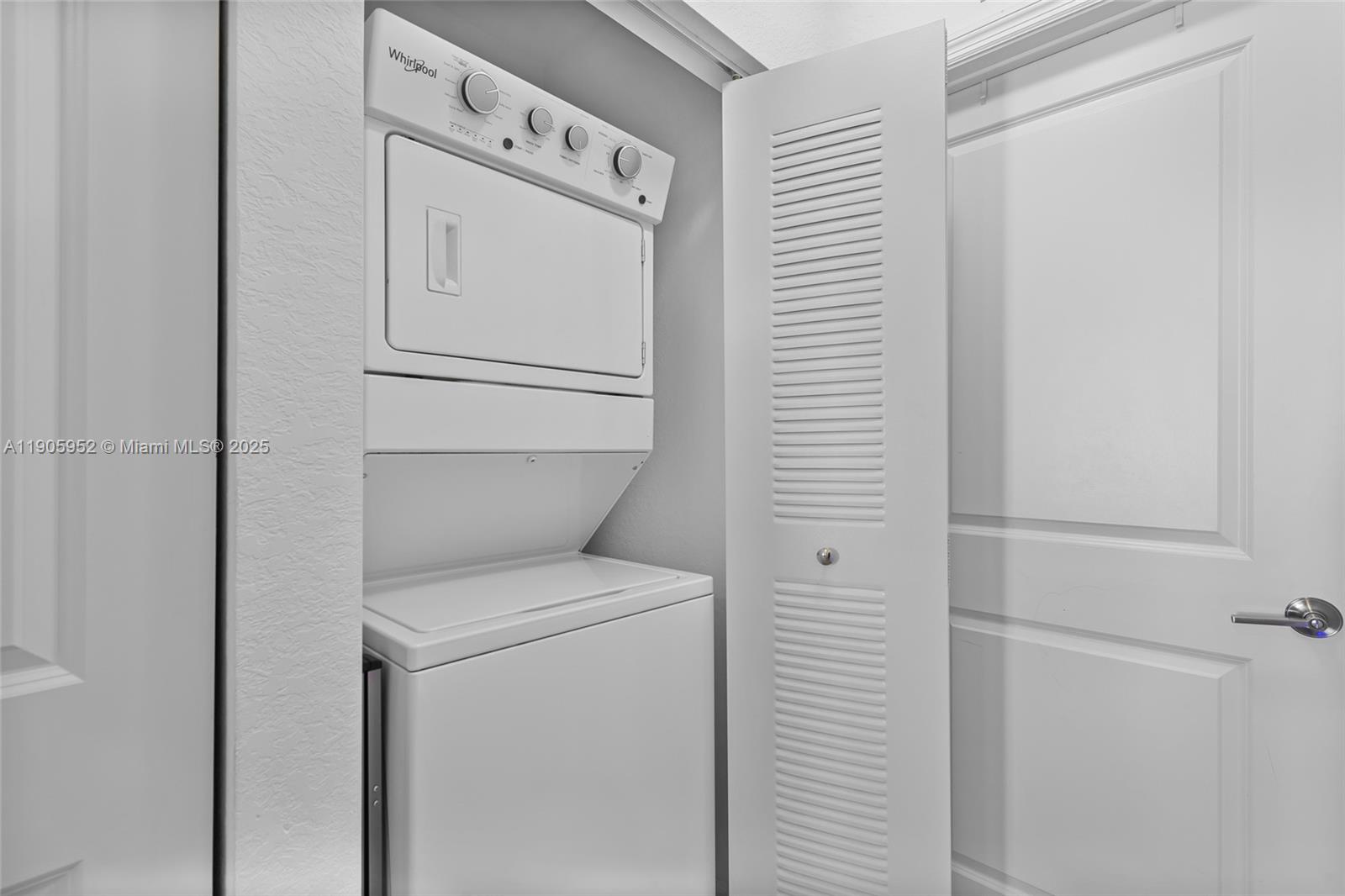 FOREST PARK VILLAS - Residential