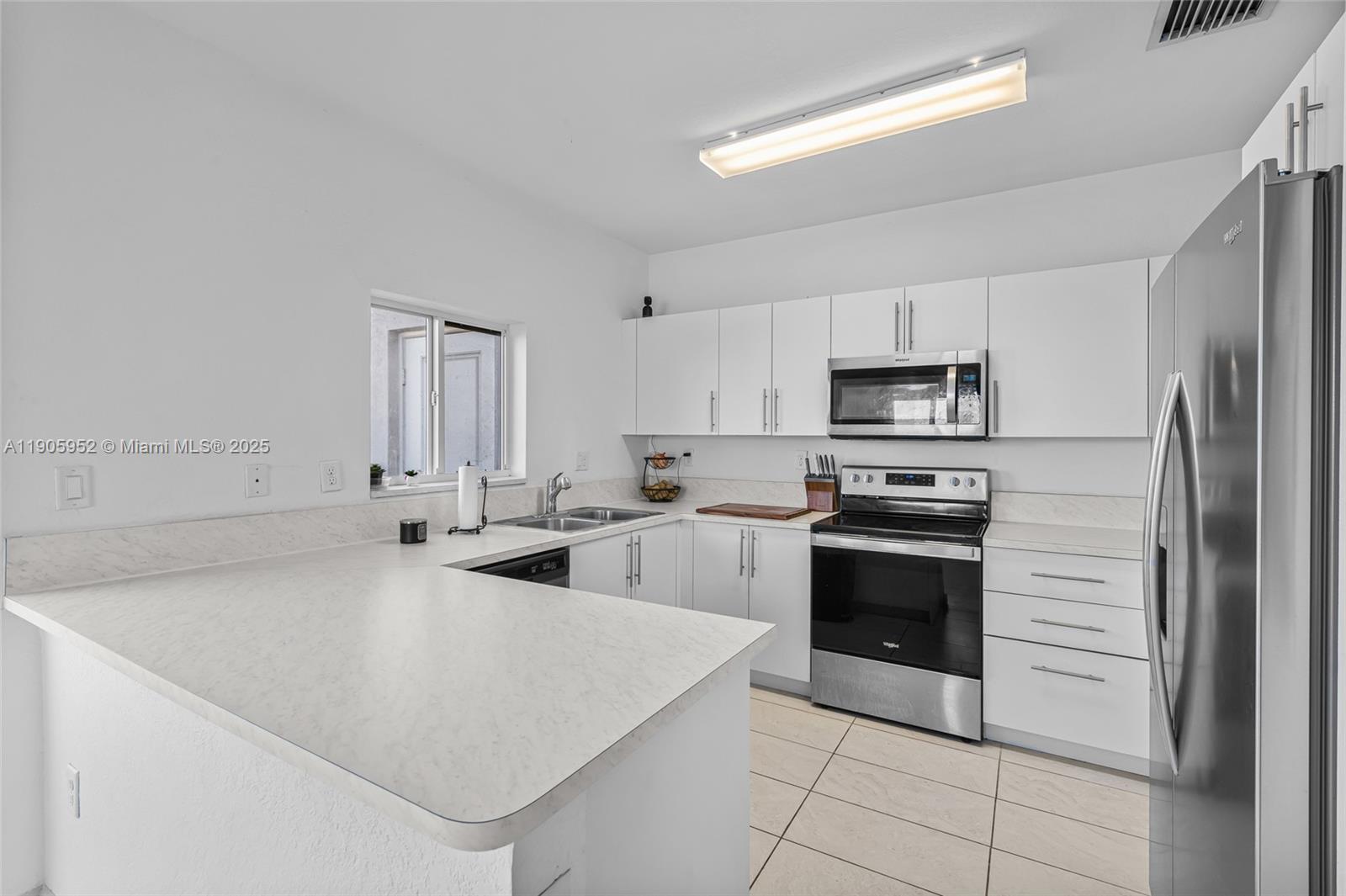 FOREST PARK VILLAS - Residential