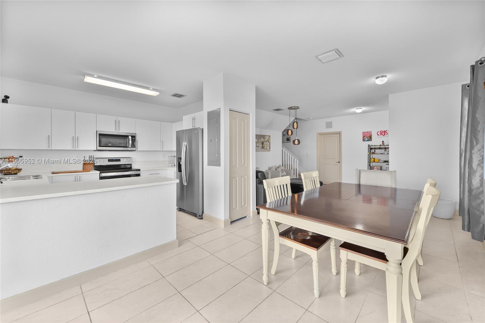 FOREST PARK VILLAS - Residential