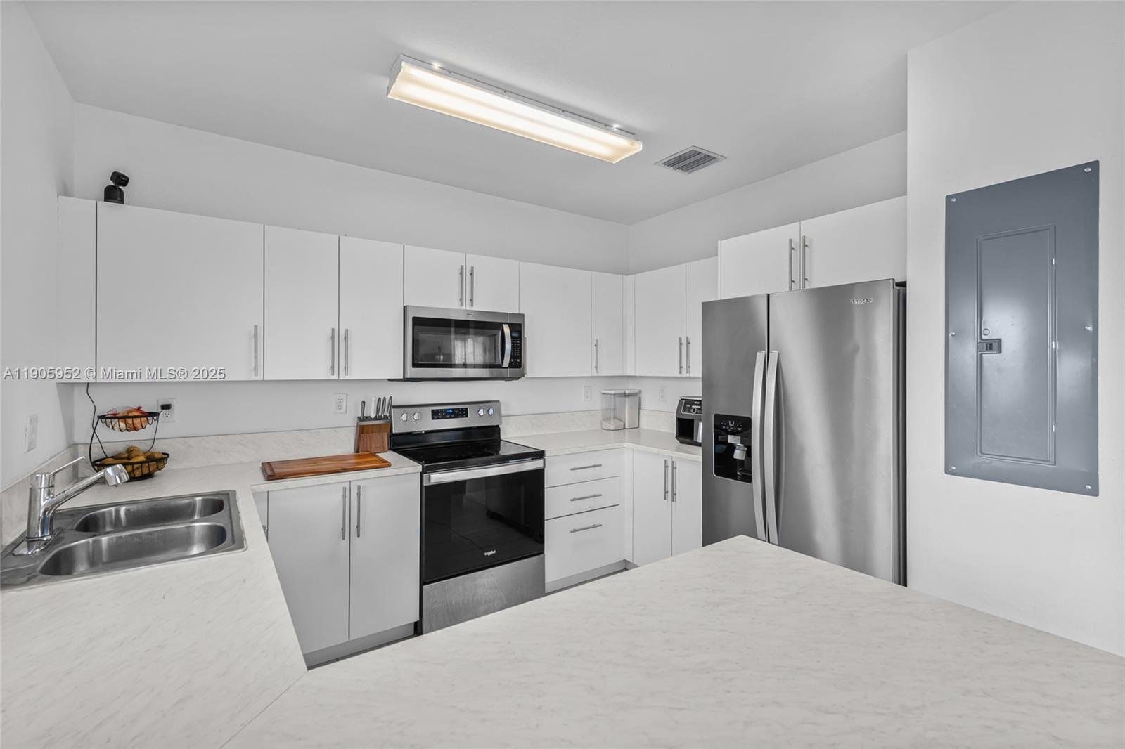 FOREST PARK VILLAS - Residential