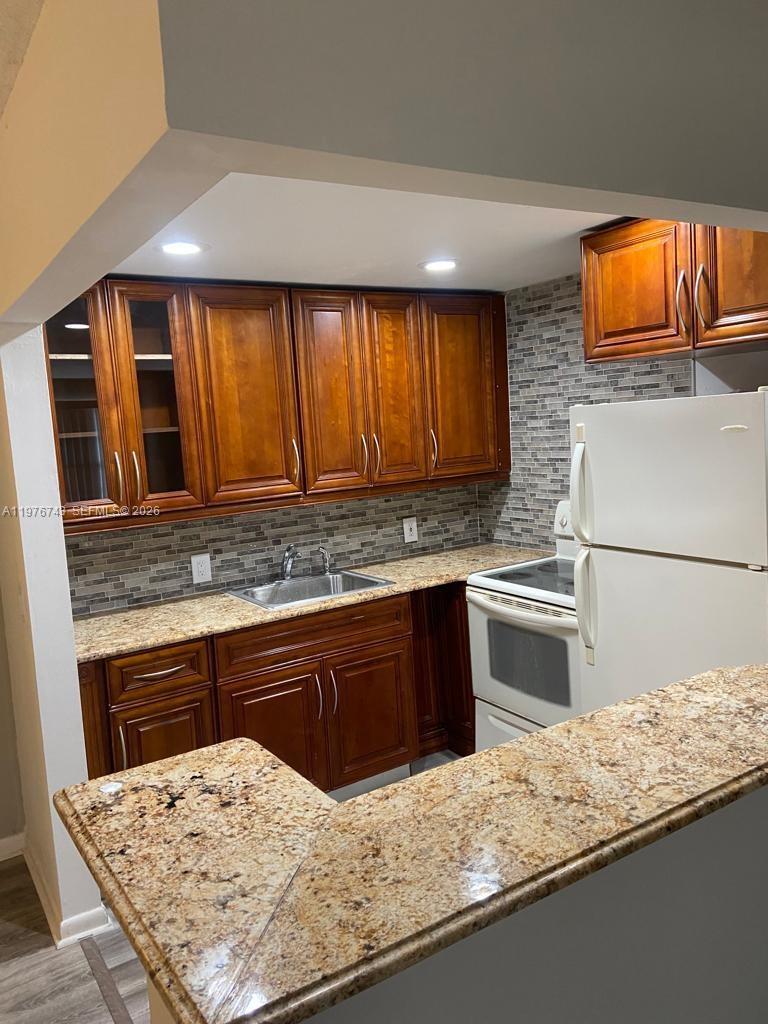 FANSHAW AT CENTURY VILLAG - Residential Lease