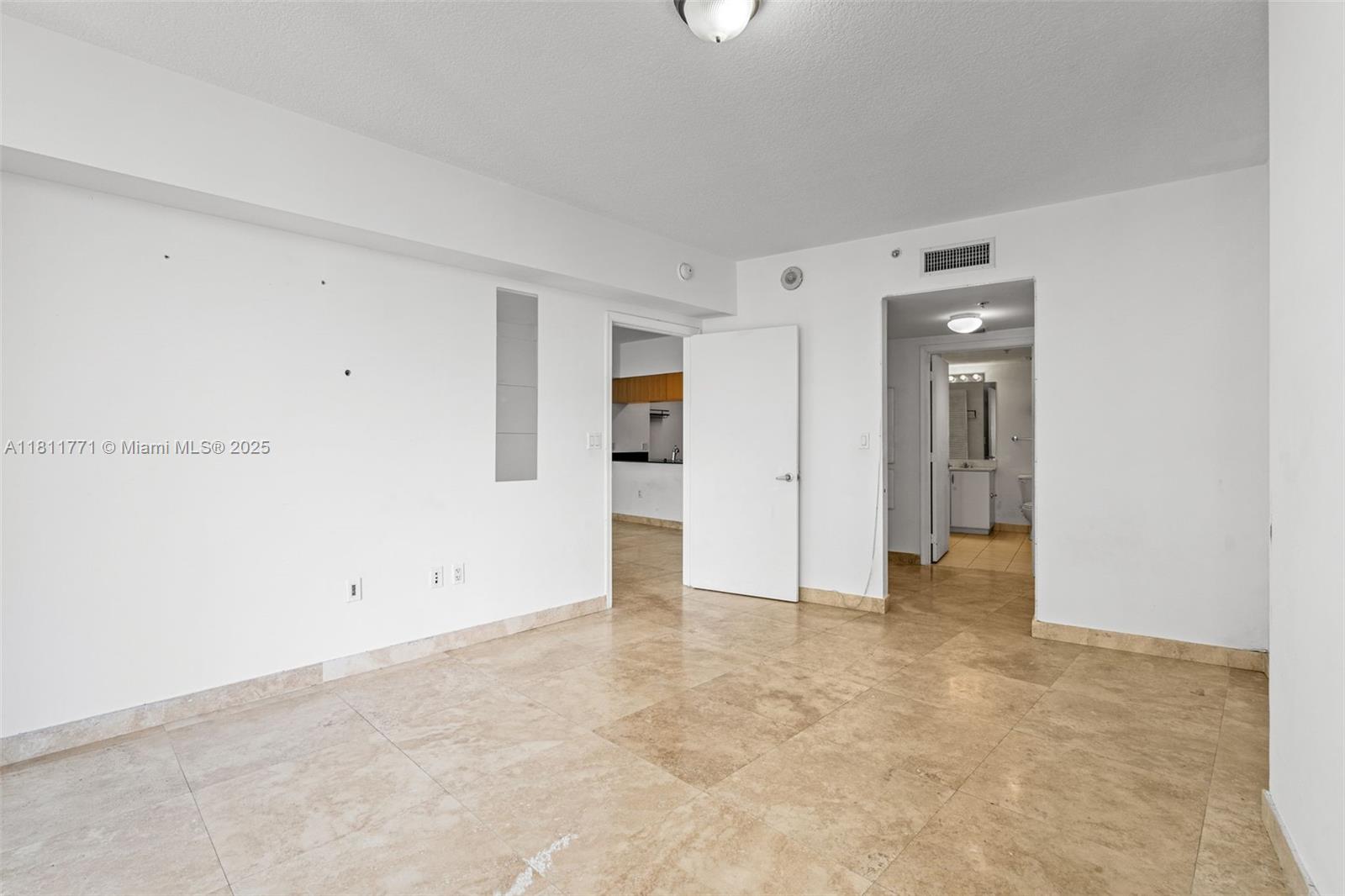 OPERA TOWER CONDO - Residential