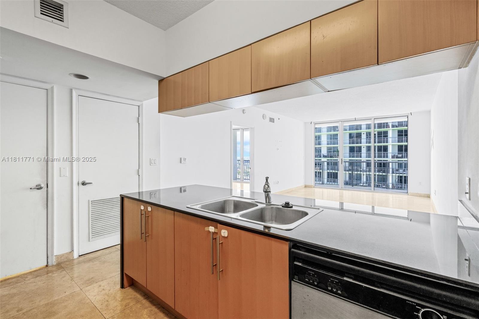 OPERA TOWER CONDO - Residential