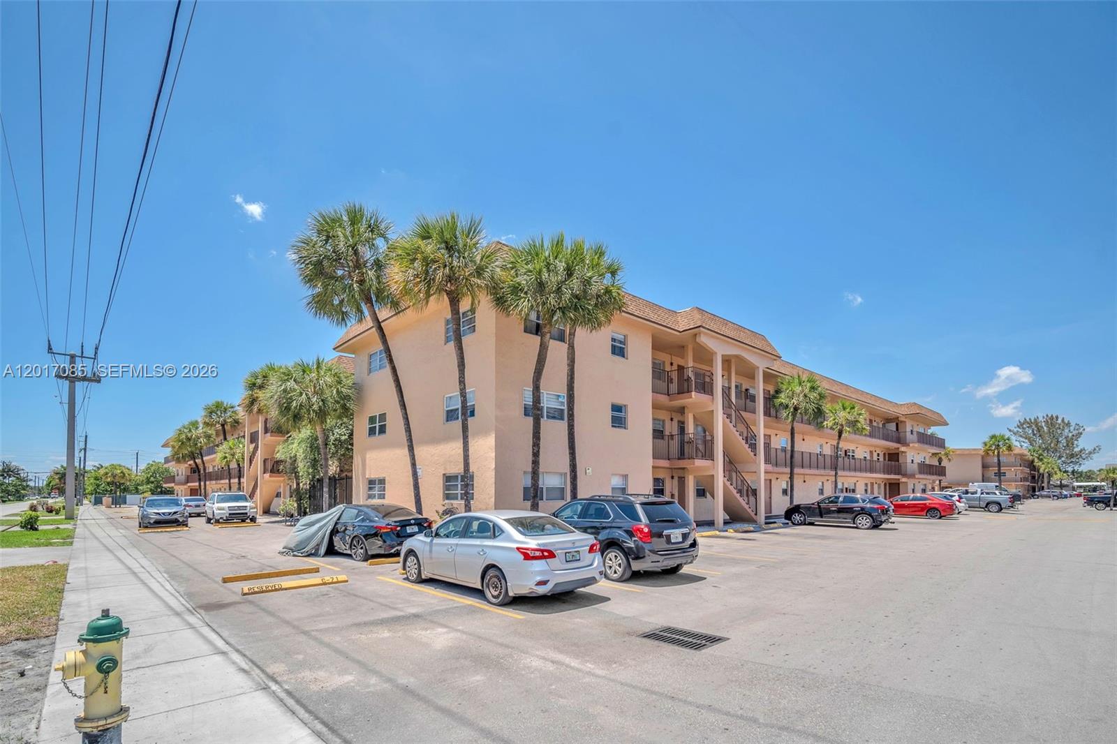 GARDENS AT LAUDERHILL CON - Residential