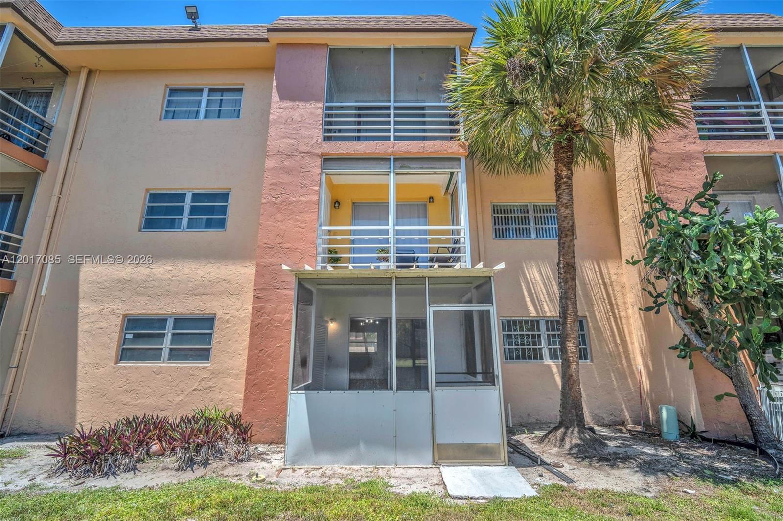 GARDENS AT LAUDERHILL CON - Residential