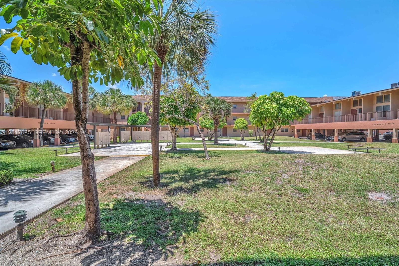 GARDENS AT LAUDERHILL CON - Residential