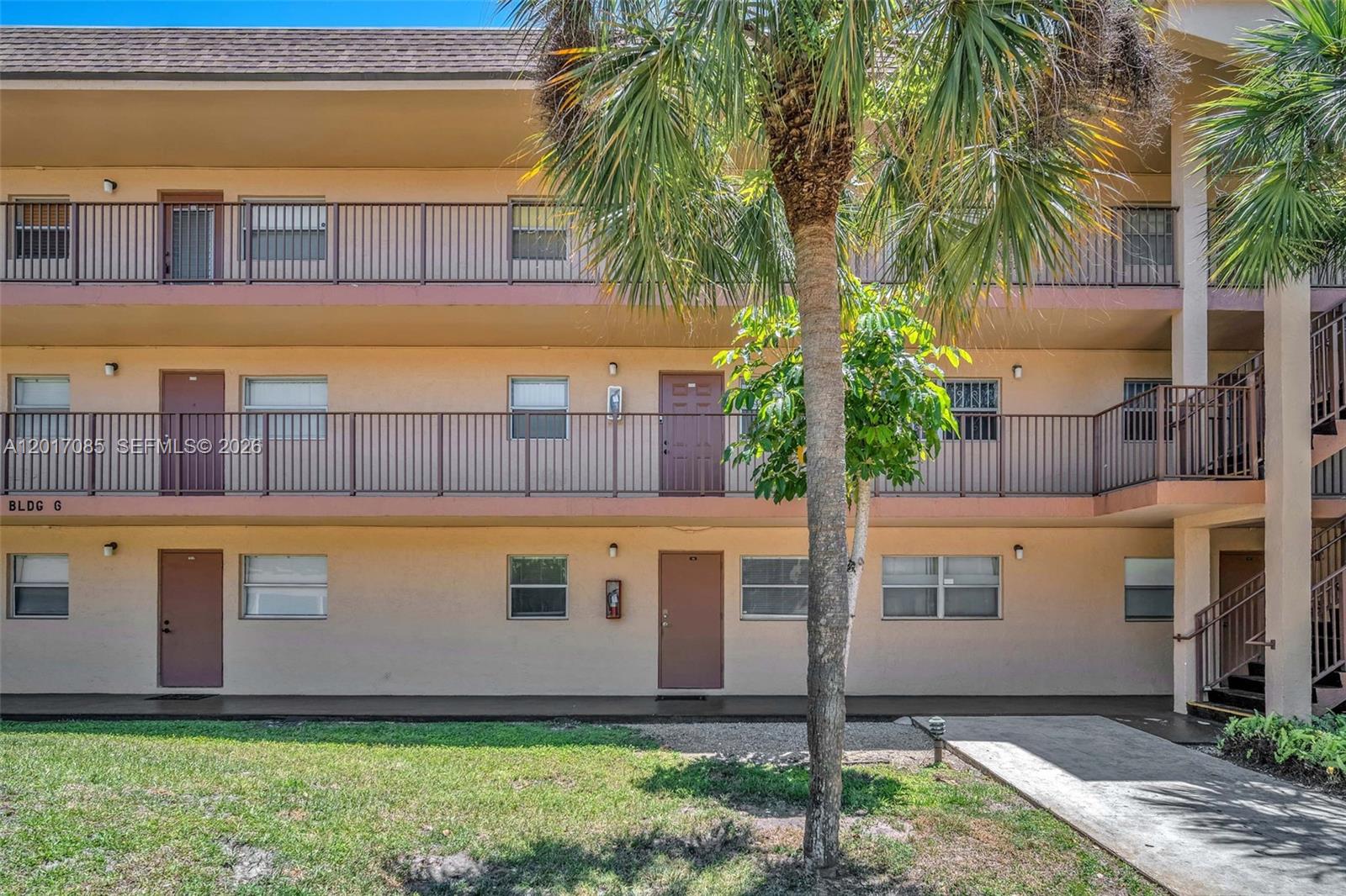 GARDENS AT LAUDERHILL CON - Residential