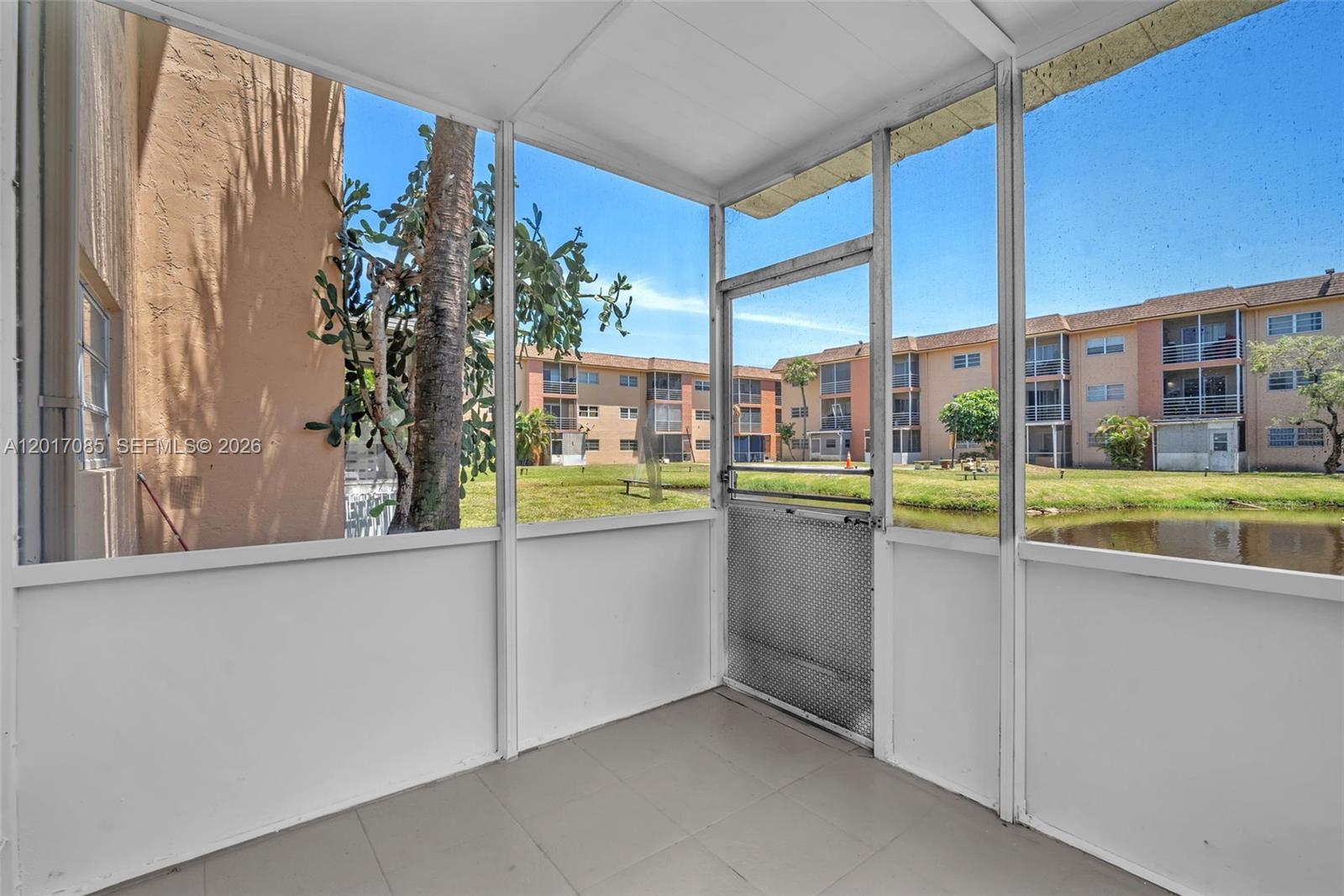 GARDENS AT LAUDERHILL CON - Residential