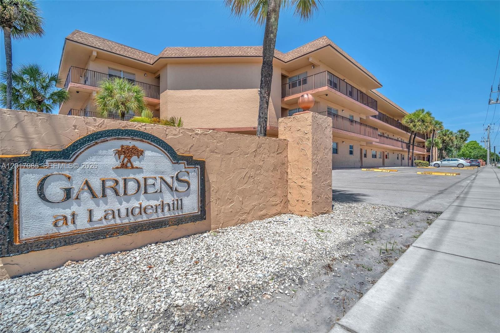 GARDENS AT LAUDERHILL CON - Residential