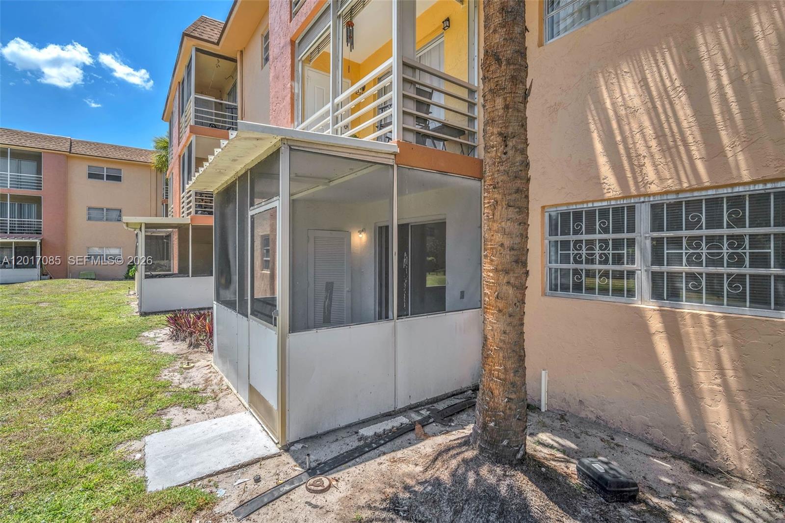 GARDENS AT LAUDERHILL CON - Residential