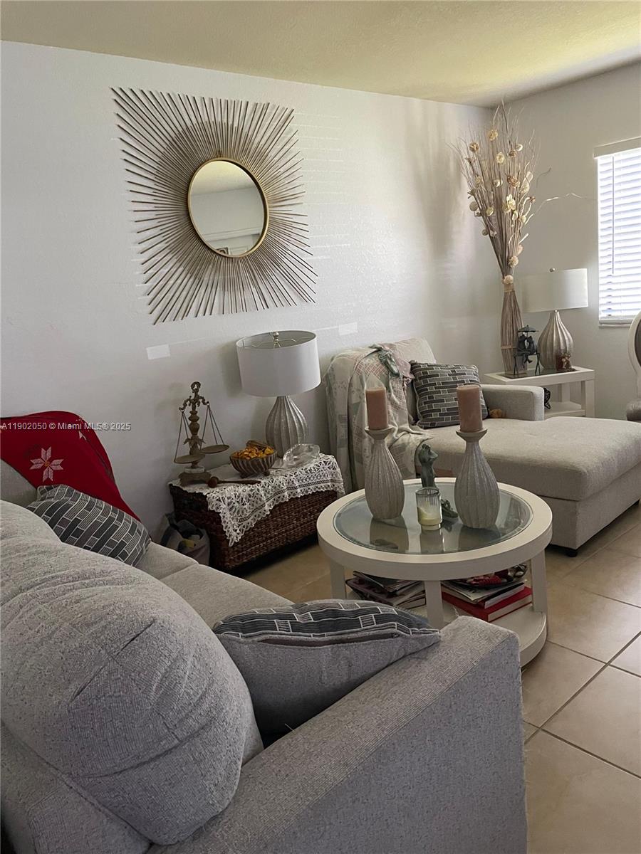 THE COURTS AT BAYSHORE I - Residential Lease